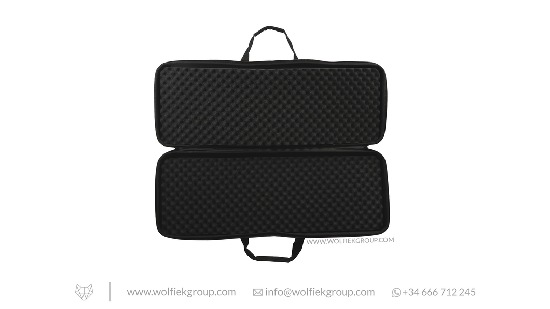 Wolfiek Group Case in black open